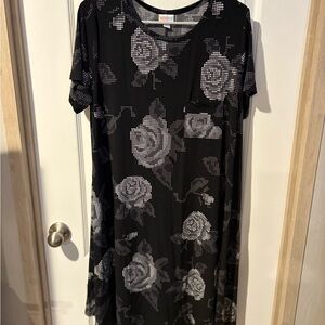 LuLaRoe Black and Gray Rose Patterned Top